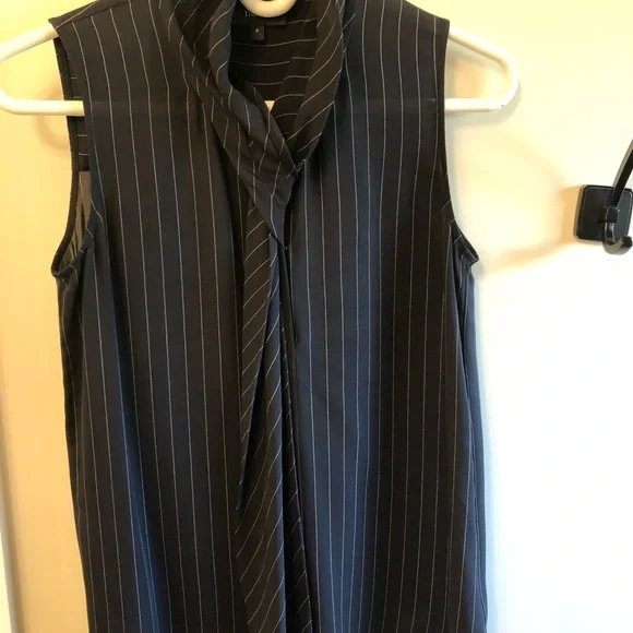 Theory pin stripe sleeveless dress shirt - Picture 3 of 6